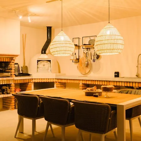 Acacias - Boutique In Wine Country Villa